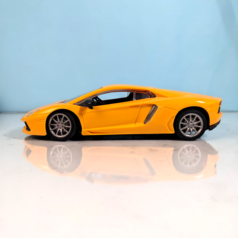 Rechargeable RC Lamborghini Aventador - Image 3